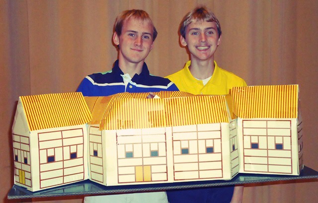 JBS Freshmen Recreate Shakespeare’s Globe Theatre