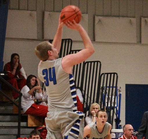 Eagles Battle Hard in BB&T Classic