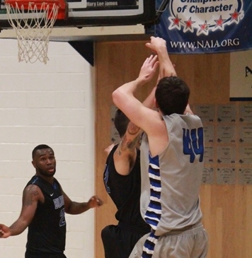 Eagles Come Up Short to Brescia, Fall 68-60