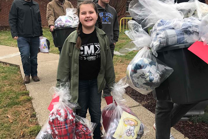 ALC Community Spreads Holiday Cheer through Service