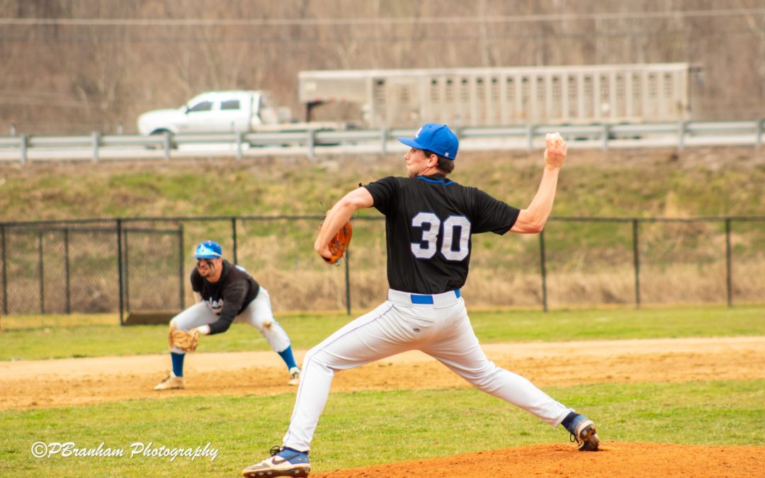 Alice Lloyd Baseball Eagles play Two