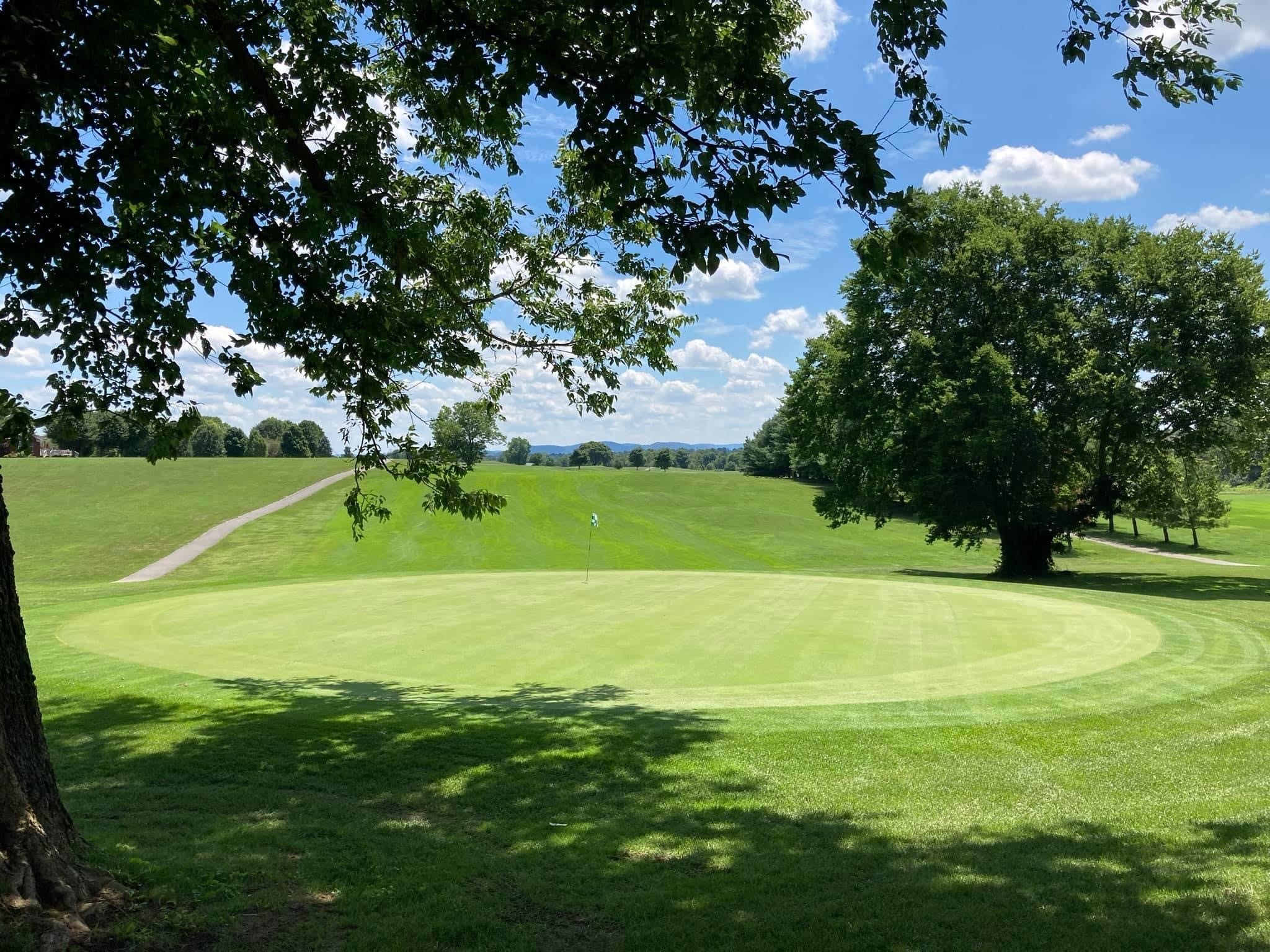 Alice Lloyd Golf Team Hosts 2022 Eagle Spring Invitational Alice Lloyd College