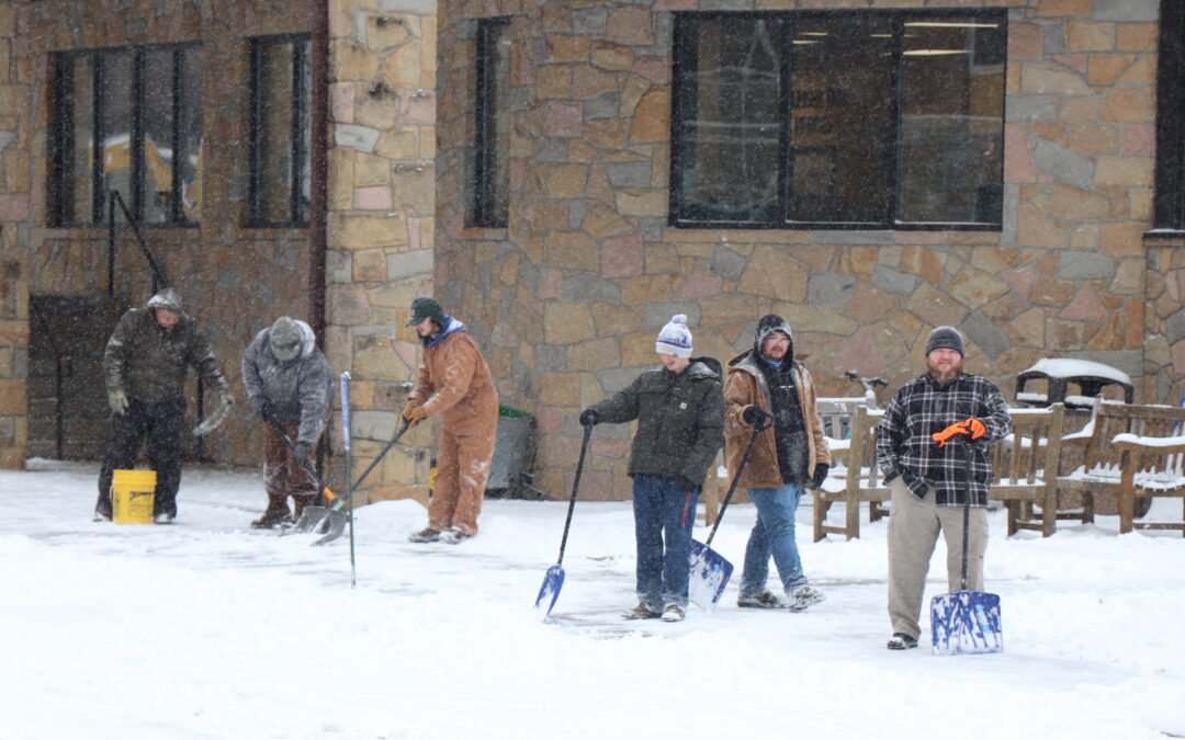 Alice Lloyd College Students Work Through Winter Storm